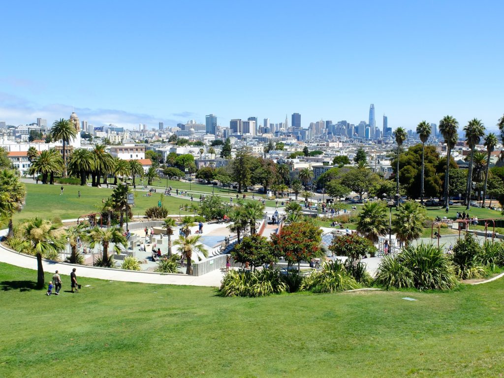 Districts of San Francisco - Mission Dolores Park is a park where residents of the Mission District spend their free time, especially on Sundays and public holidays. 