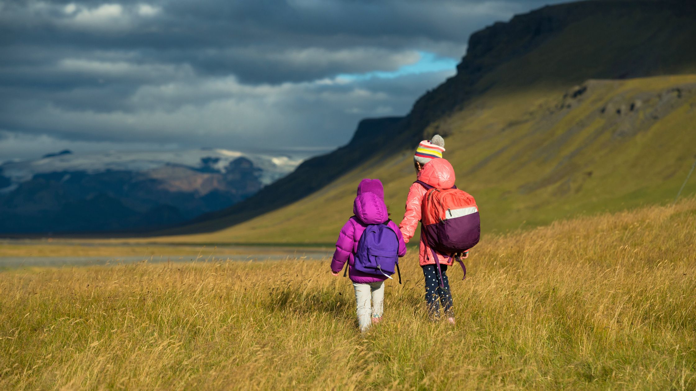 Backpacking with Kids: Family Adventures on the Road — Lambus