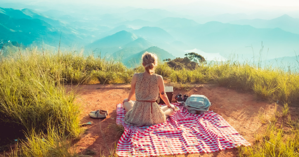 backpacking food hacks. picknick with a view