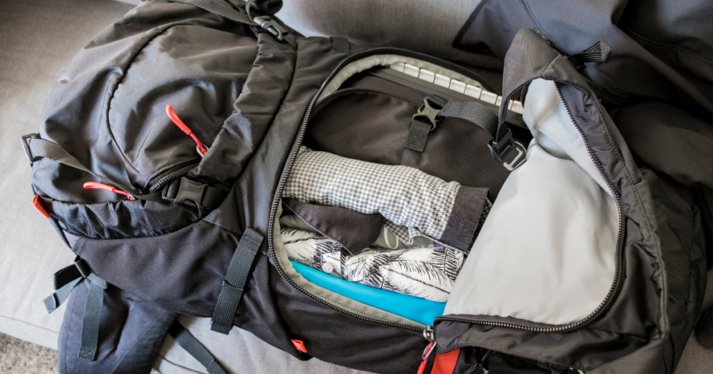 How to pack for a hike: Compartmentalize for Efficiency